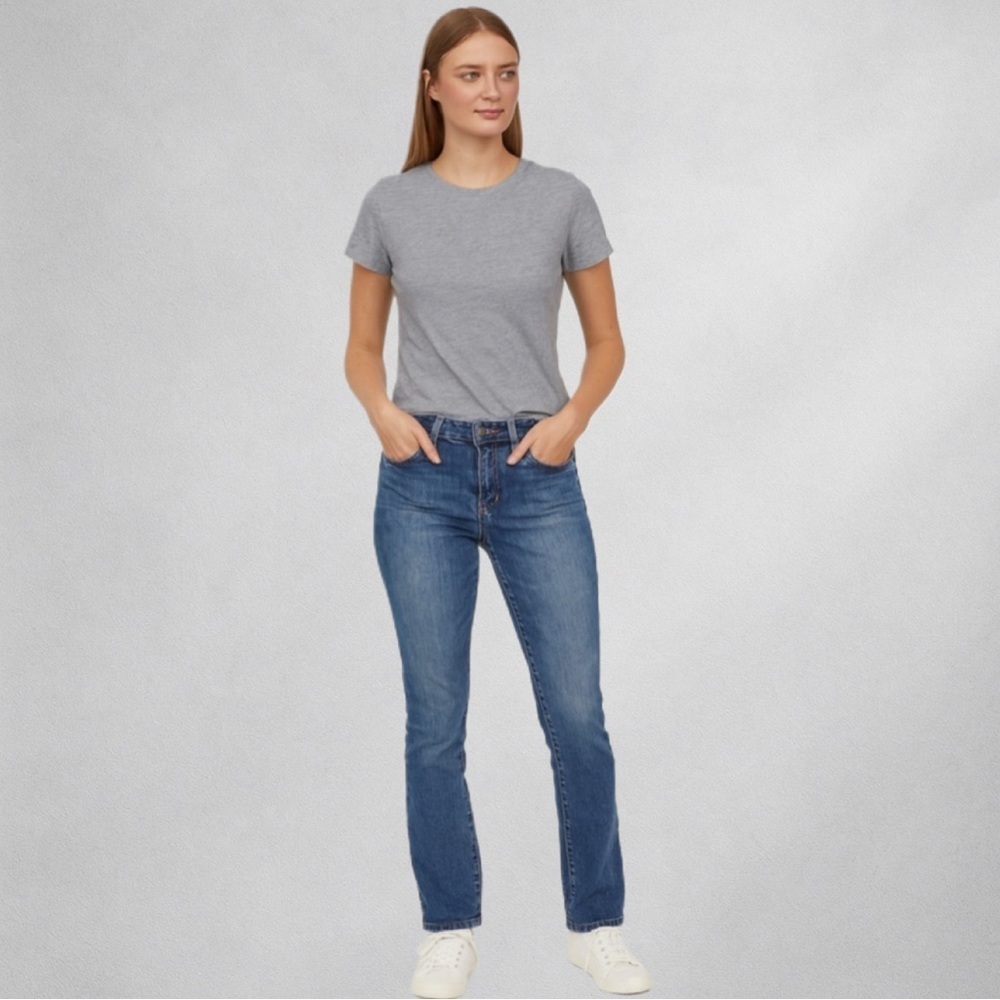 Pilcro Women’s Blue Denim Jeans Size 26 Slim Straight Leg Mid Rise Faded Wash
